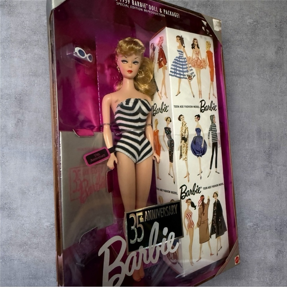 35th Anniversary Barbie - Special Edition Reproduction - New in Box - Picture 3 of 3